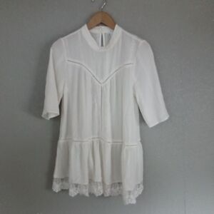 Elegant White Lace Trim Top ( Box H )